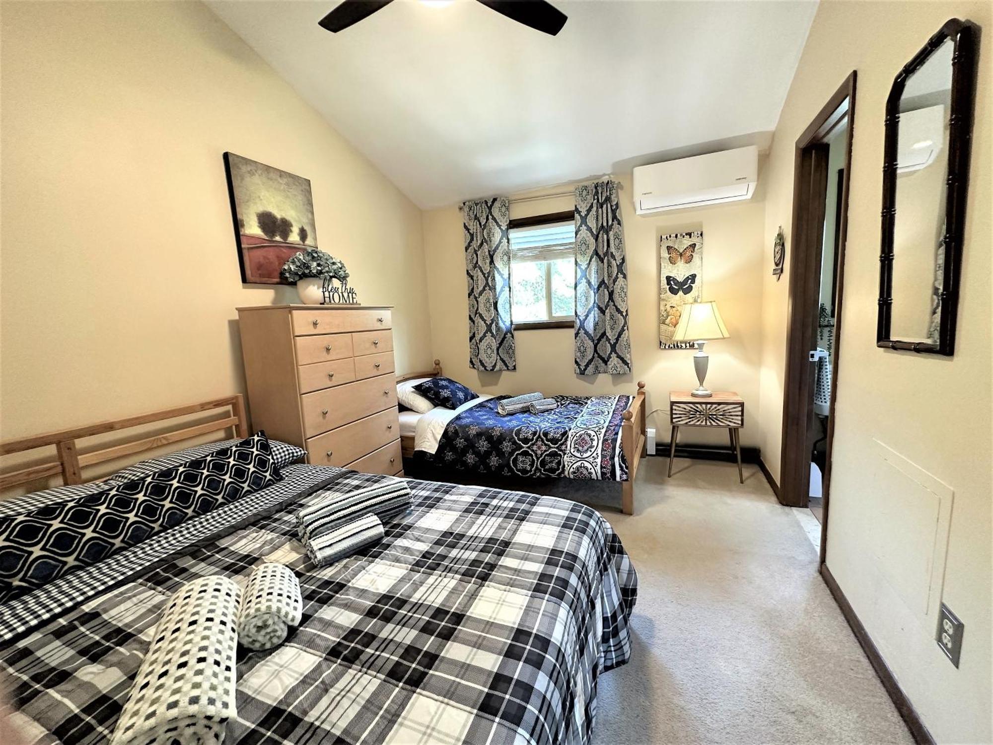 Wow!! Ultimate Pocono Retreat, Hot Tub, Game Room, Deck, Lakes, Skiing, Pools Long Pond Екстер'єр фото
