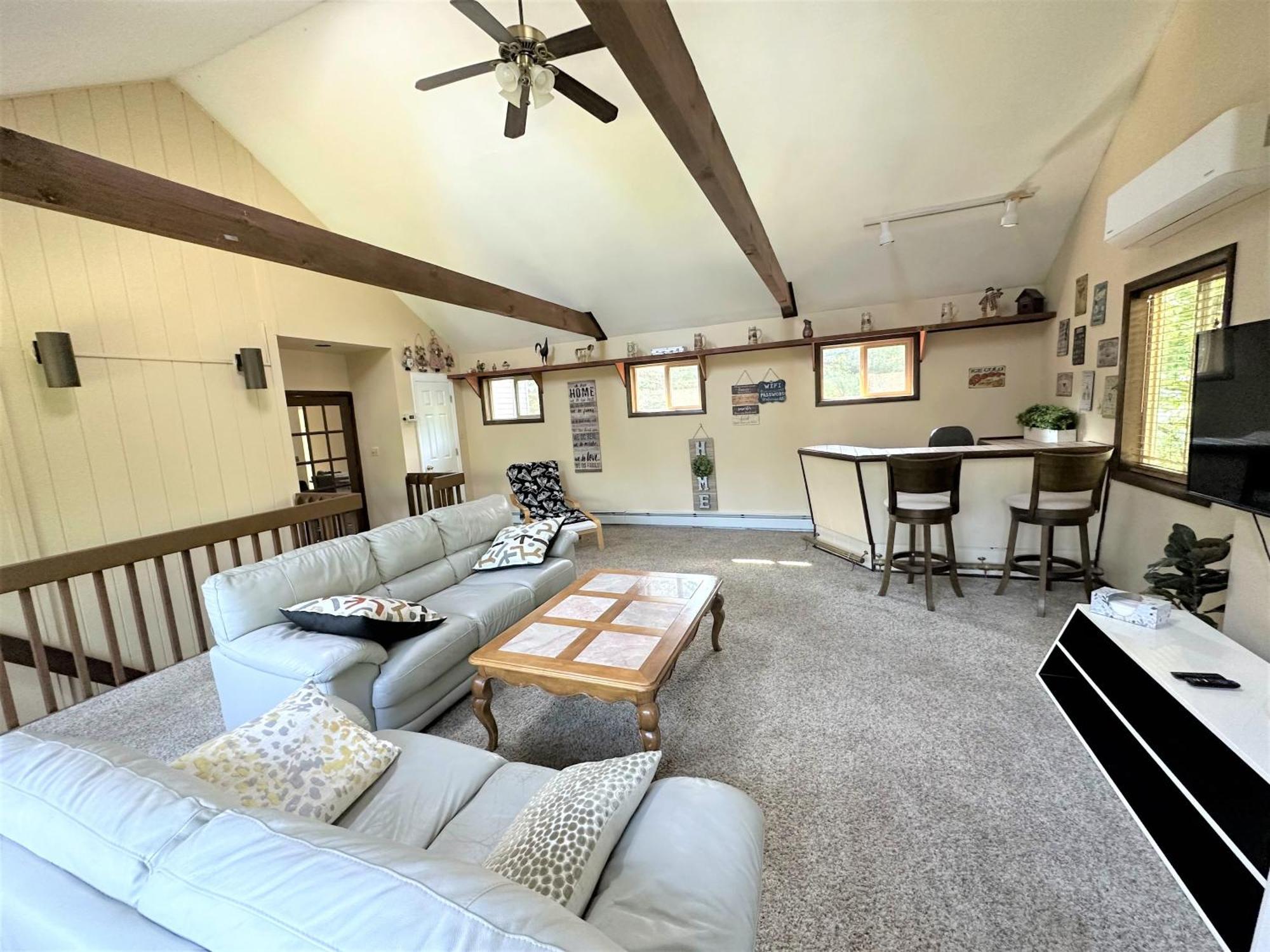 Wow!! Ultimate Pocono Retreat, Hot Tub, Game Room, Deck, Lakes, Skiing, Pools Long Pond Екстер'єр фото