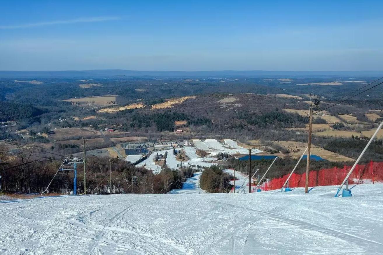 Wow!! Ultimate Pocono Retreat, Hot Tub, Game Room, Deck, Lakes, Skiing, Pools Long Pond Екстер'єр фото